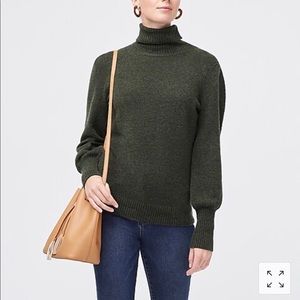Puff Sleeve Sweater in extra soft yarn / BLACK